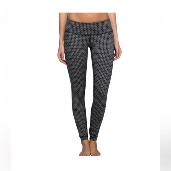 Lululemon Wunder Under Leggings - Picture 6 of 7
